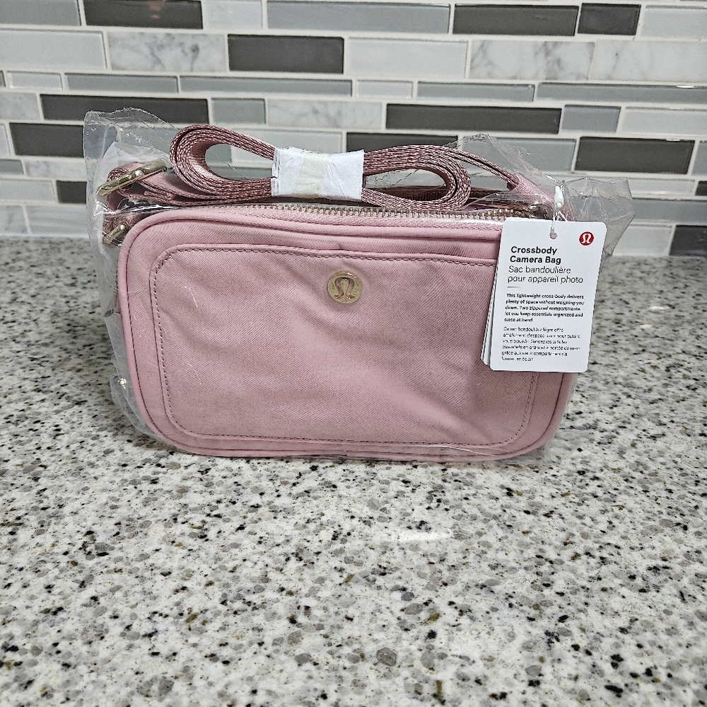 Lululemon Crossbody Camera Bag 2L (Pink Haze)